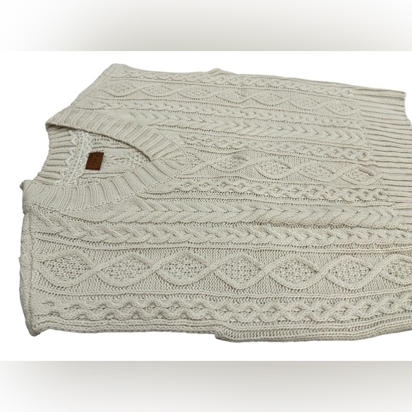 POL Cream V-Neck Cable Knit Sweater - Picture 7 of 7